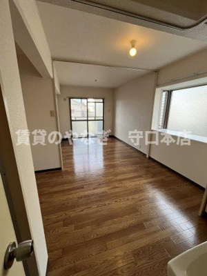 【居間・リビング】 | 豊二ハイツ | ゆったりとした居間です