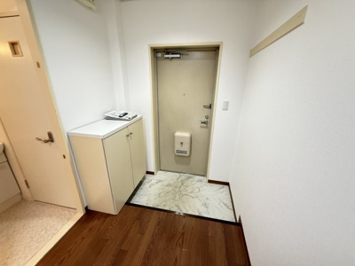 【玄関】 | ラ・アベニュー中野