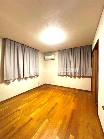 【現地画像あり】　伊勢原市高森台2丁目　中古戸建　58.90坪の内装|２面採光は陽当たり＆風通し良好の室内となります。