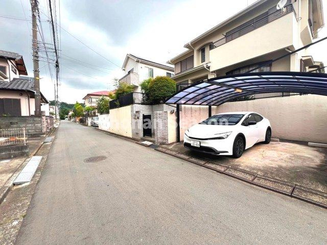 【現地画像あり】　伊勢原市高森台2丁目　中古戸建　58.90坪の前面道路含む現地写真|家計に優しい都市ガスエリア◎小学校近く、自然豊かな住宅地♪