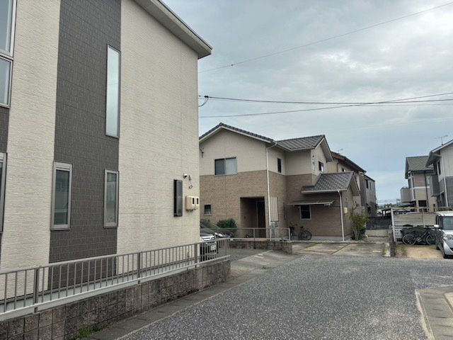 総社市門田　中古戸建の前面道路含む現地写真|前面道路：北側約５ｍです。