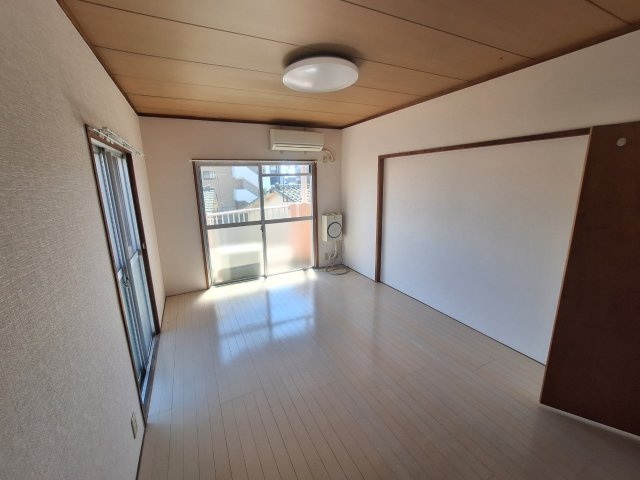 winter.NOの洋室|明るい洋室です