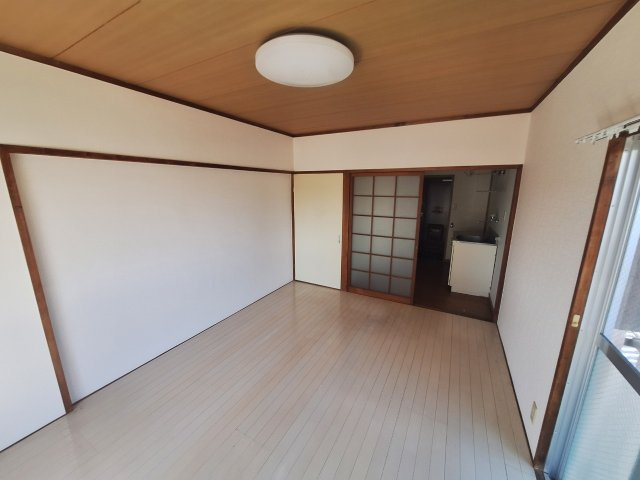 winter.NOの内装|明るい室内です