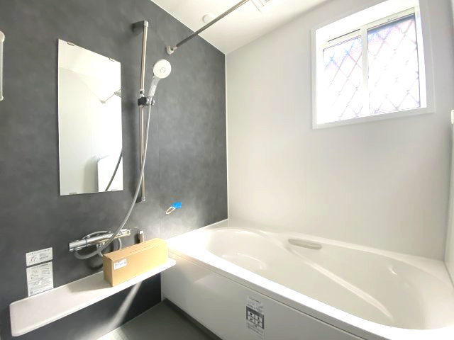 玉里団地1丁目　S-pacio A棟の浴室|浴室暖房乾燥機付なので雨や灰が降っても安心です。