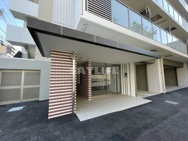 プレサンスNEO長堂アウローラのエントランス