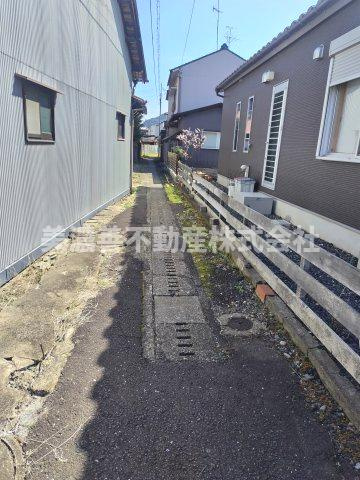 ６５０６１　岐阜市早田町土地の前面道路含む現地写真