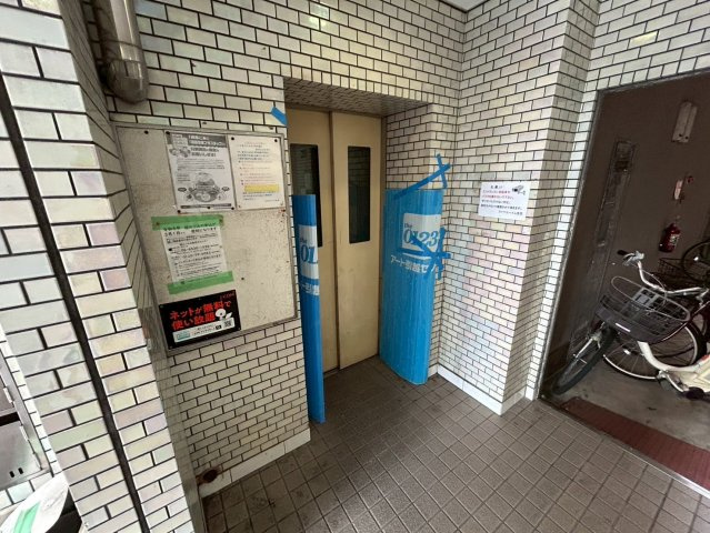 ロイヤルハイム豊里のロビー