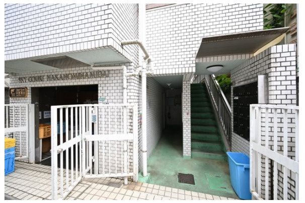 中野区南台３丁目の賃貸マンションのエントランス