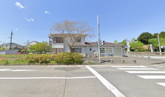 茂原市緑ヶ丘3　中古店舗付戸建の前面道路含む現地写真|（居宅+店舗+貸駐車場）店舗駐車場3台込月143,000円賃貸中  合計10台分あり 