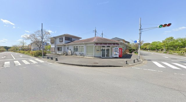 茂原市緑ヶ丘3　中古店舗付戸建の前面道路含む現地写真|（居宅+店舗+貸駐車場）店舗駐車場3台込月143,000円賃貸中  合計10台分あり 