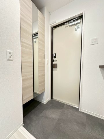 クラシスト千里丘上の玄関