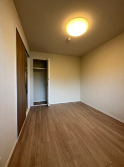 【収納】 | ライオンズマンション北鈴蘭台第2 | 高さのあるクローゼットです。