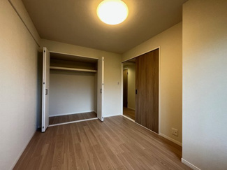 【収納】 | ライオンズマンション北鈴蘭台第2 | こちらも大きなクローゼットでお荷物がたくさん収納できますので、お部屋が広くお使い頂けます。
