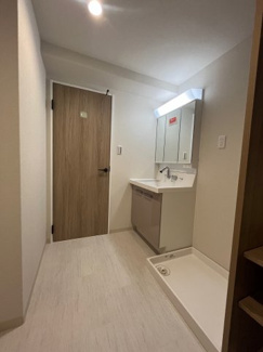 【脱衣所】 | ライオンズマンション北鈴蘭台第2 | 洗濯パンなども交換してきれいです。