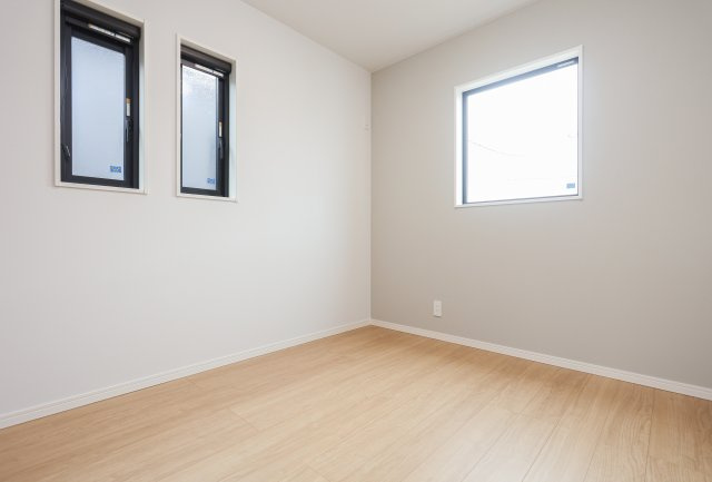 守山市播磨田町　天然木ガレージハウス建売モデルの洋室|2階4.8帖の洋室