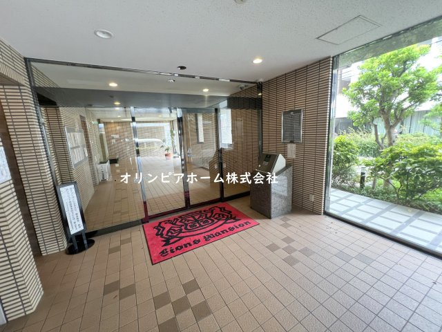 ライオンズステーションプラザ西葛西　10階　リ　フォーム済のエントランス