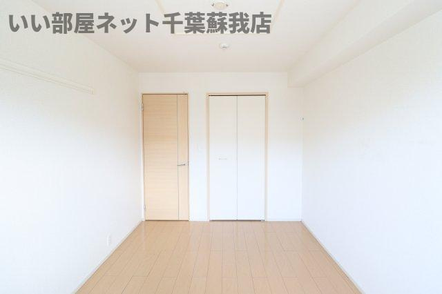 ヌーベル　オーブの寝室|広くて明るい寝室