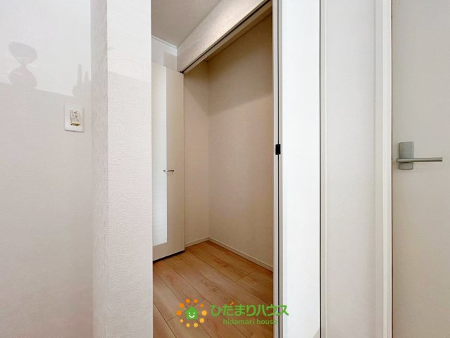 白岡市小久喜第14　新築一戸建て　02　クレイドルガーデンの収納|急な来客時はこちらに一旦しまいましょう！