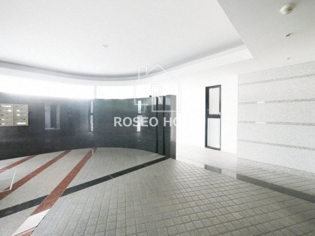 LOFTY上町のエントランス