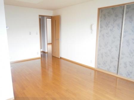 ペイサージュ上津【キャッシュバック対象】の居間・リビング|ゆったりとした居間です