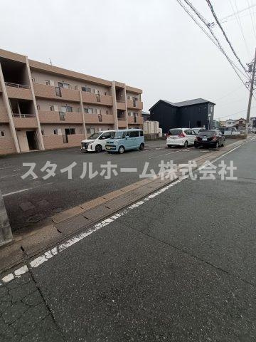 エスポワール美園の駐車場