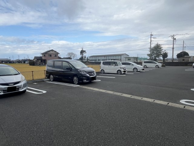 サニーフラット・ペーナの駐車場