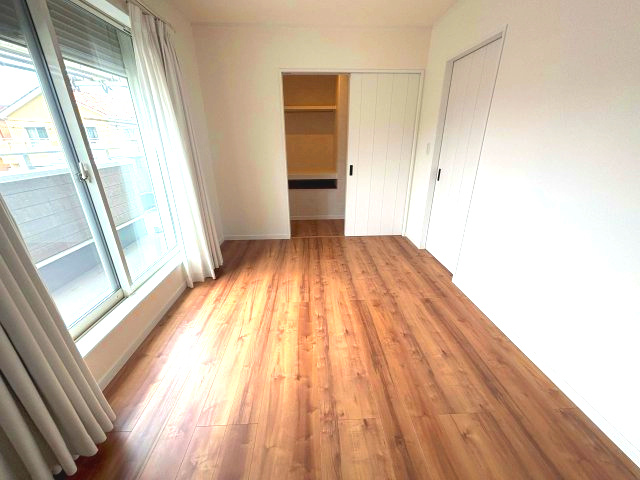 【洋室】 | 八尾市上之島町南３丁目　中古戸建　★南向き・平成29年建築 | 個人の部屋や寝室として使える洋室です！