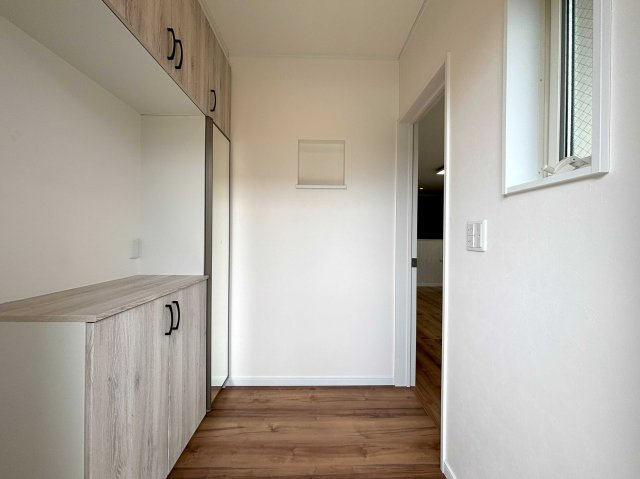 【玄関】 | 八尾市上之島町南３丁目　中古戸建　★南向き・平成29年建築 | シンプルで使いやすい玄関です♪
