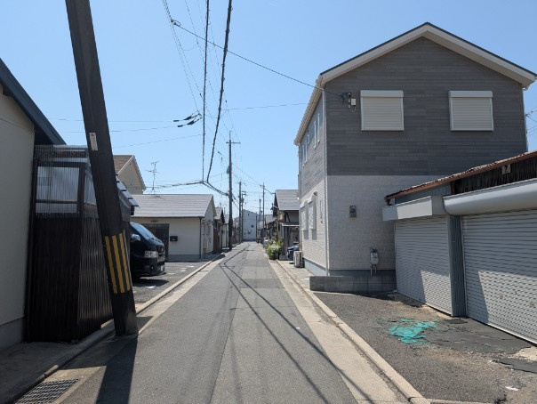 【前面道路含む現地写真】 | 八尾市上之島町南３丁目　中古戸建　★南向き・平成29年建築
