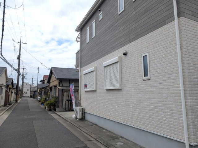 【前面道路含む現地写真】 | 八尾市上之島町南３丁目　中古戸建　★南向き・平成29年建築