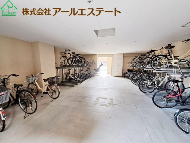 プレサンスネオ姫路　JR「姫路駅」徒歩12分の駐車場