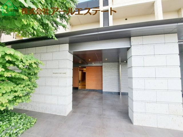 プレサンスネオ姫路　JR「姫路駅」徒歩12分の玄関