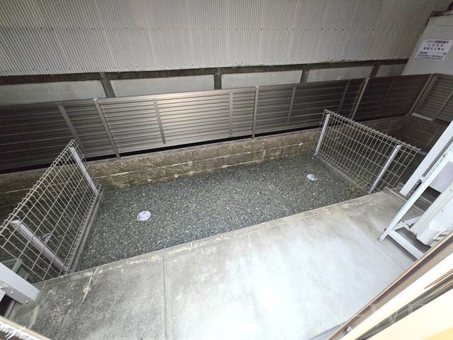 ソフィア B棟の庭