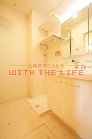 エスアイメゾン【10，000円キャッシュバック対象物件】の洗面所|明るい洗面所です