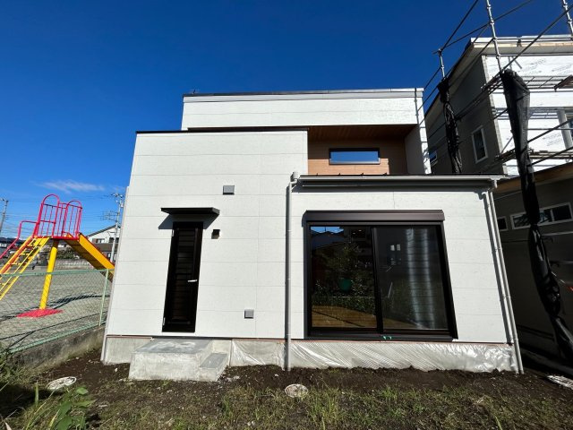 小田原市高田 広々庭付きデザイナーズハウスの外観