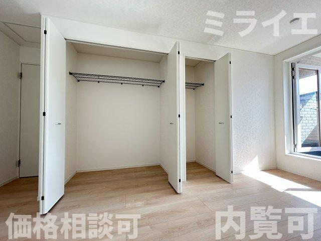【新築戸建】札幌市白石区北郷3条2丁目4棟の収納|標準奥行90㎝で収納力のあるクローゼットを配置しています。