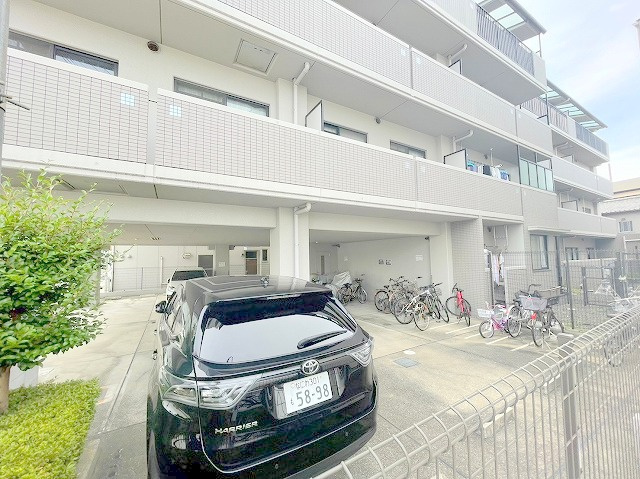 ミレニアムの駐車場