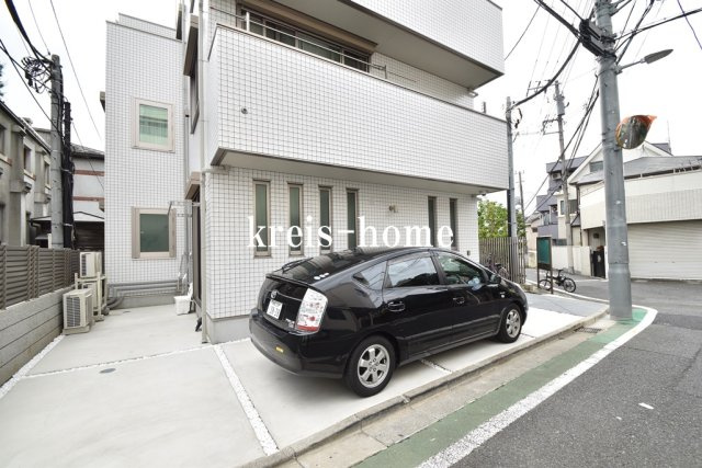 ビューノ本郷６丁目の駐車場