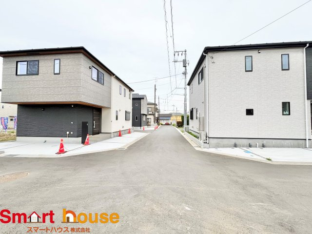 愛甲郡愛川町中津　新築４棟の前面道路含む現地写真|お住まいの前面道路が広いと駐車が楽になり、陽当たりも遮られないので明るく居心地の良いお家になります♪