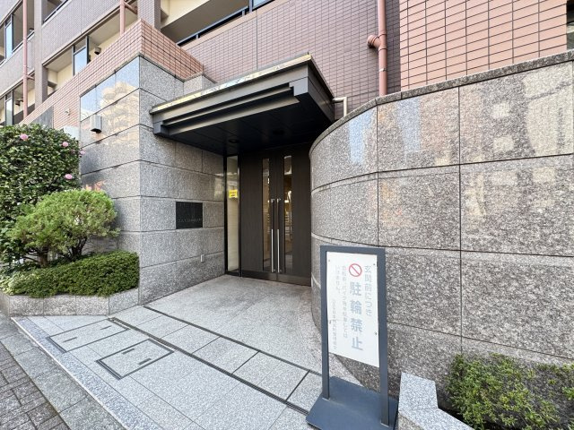 コスモ日本橋浜町のエントランス