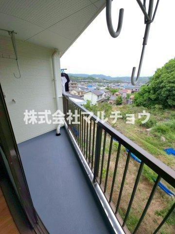 サンライズ上万呂のバルコニー|暖かな日差しのふりそそぐバルコニー