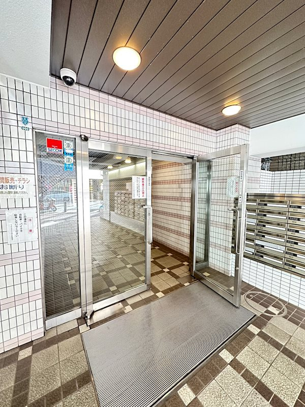 ライオンズスクエア神戸元町のエントランス