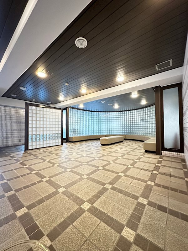 ライオンズスクエア神戸元町のロビー