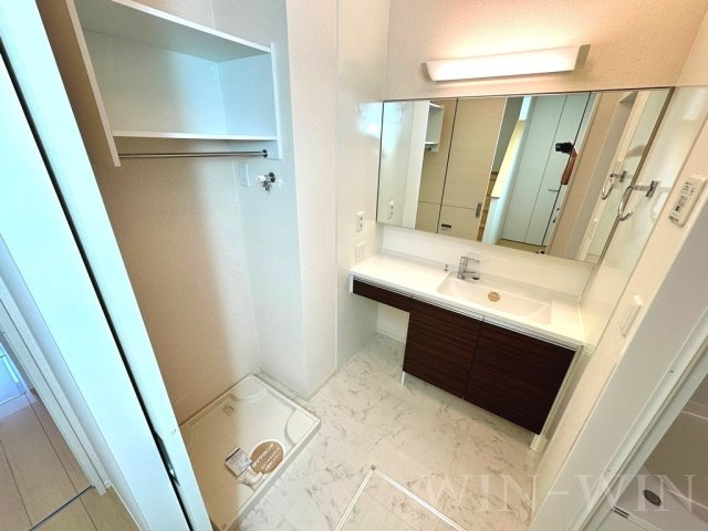 ル・レクチェAの独立洗面台