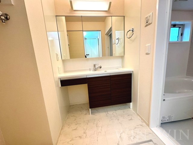 ル・レクチェAの独立洗面台