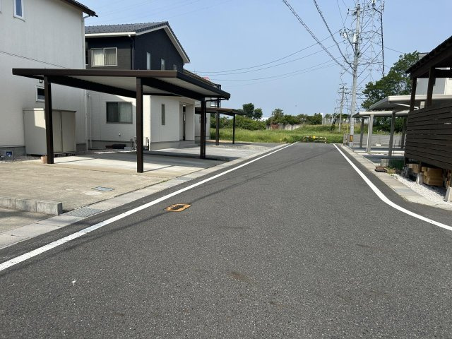 【No.7390】徳尾中古住宅/3LDK/築7年/太陽光発電システム＆蓄電池設置の前面道路含む現地写真