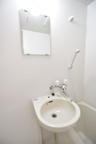 大阪市都島区中野町１丁目の賃貸マンションの洗面所