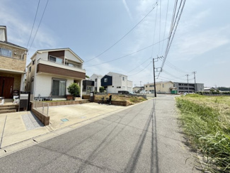 【前面道路含む現地写真】