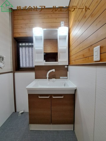 姫路市香寺町岩部　JR播但線「香呂駅」徒歩10分の独立洗面台