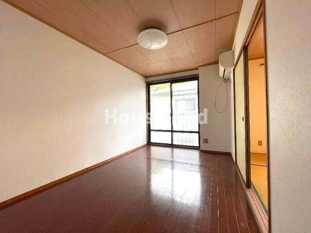 ホワイトハイツ西浜の居間・リビング